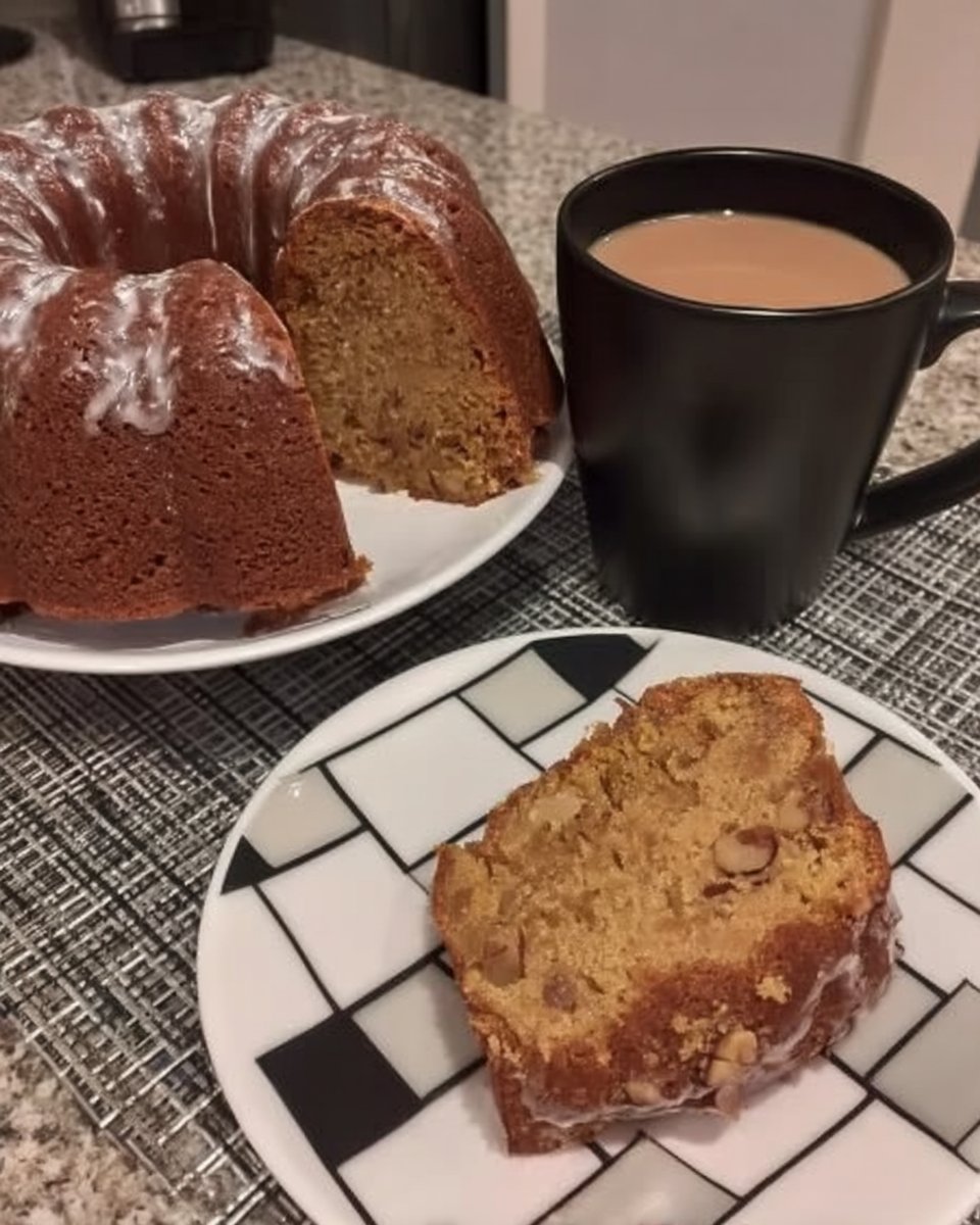 Bundt Cake 13 Bundt pan thoroughly greased with butter